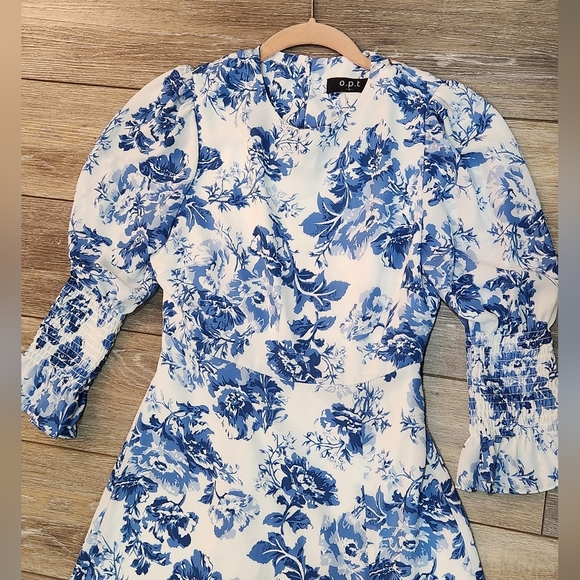 O.P.T Elegant Blue Floral Maxi Dress Size Small - Picture 8 of 8